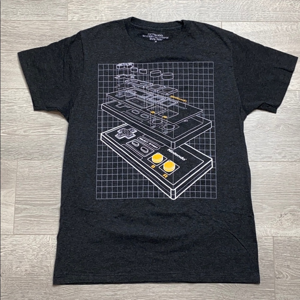 NWOT - Nintendo Graphic Tee